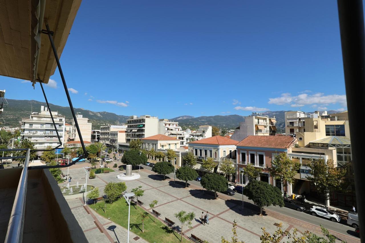 Spacious View Of Central Square Kalamata Ngoại thất bức ảnh