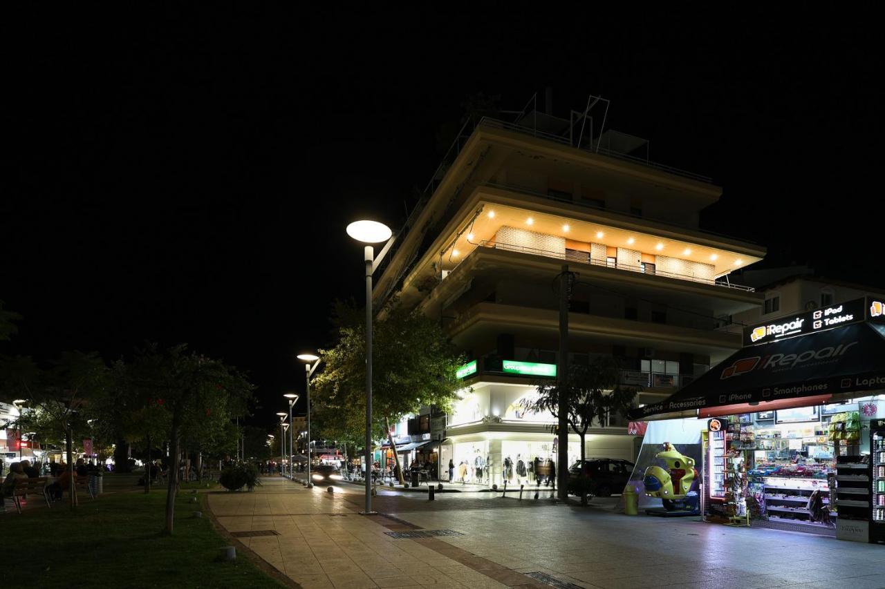 Spacious View Of Central Square Kalamata Ngoại thất bức ảnh