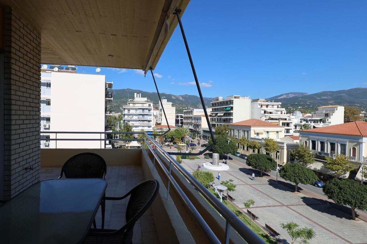 Spacious View Of Central Square Kalamata Ngoại thất bức ảnh