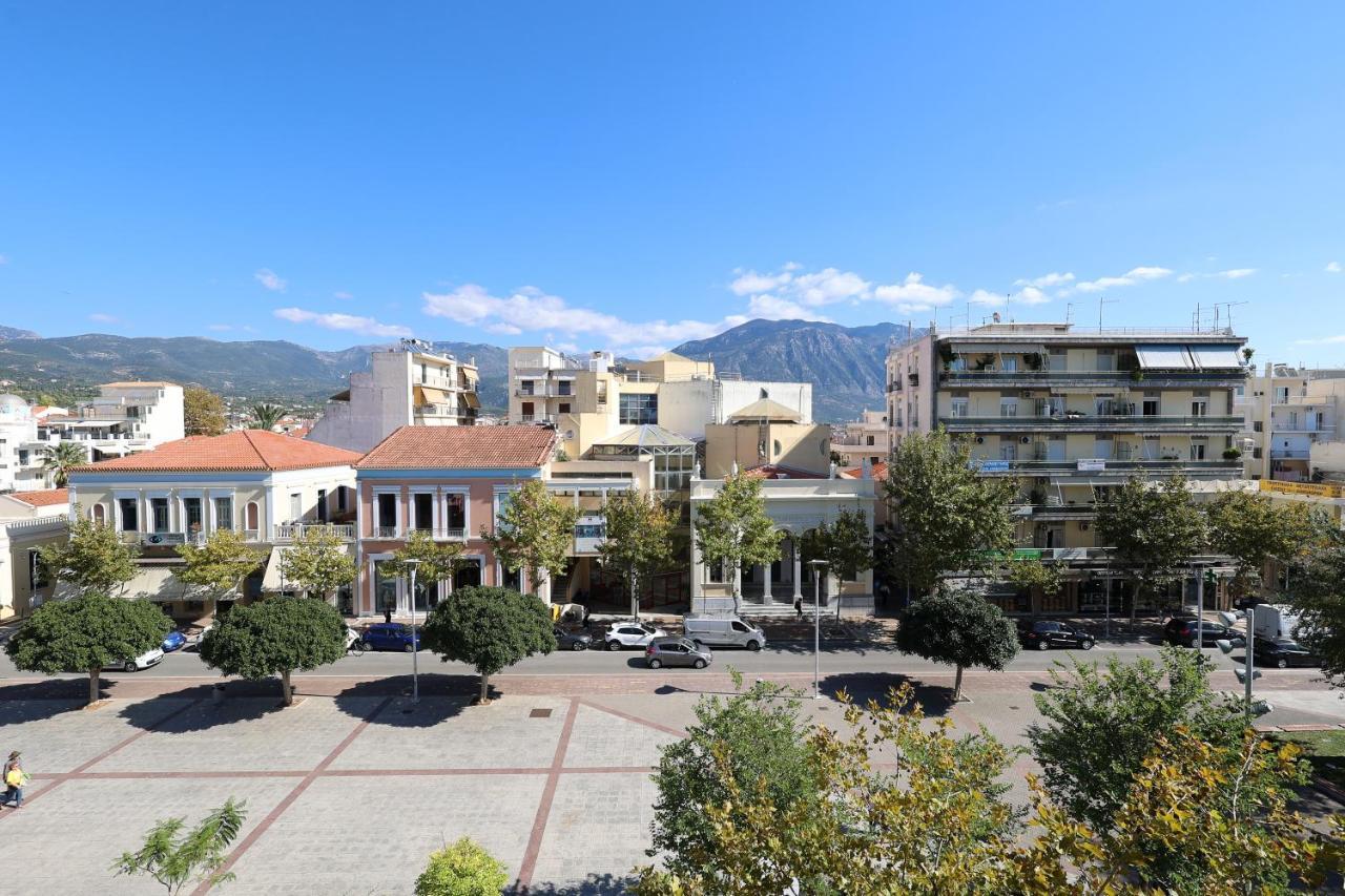 Spacious View Of Central Square Kalamata Ngoại thất bức ảnh